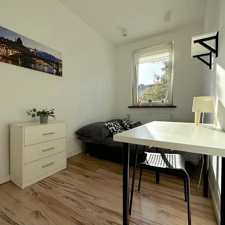 Manhattan - Peaceful Retreat, 10 Minutes To Old Town & Seaside בית אירוח