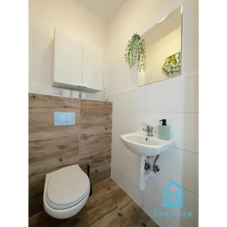 Manhattan - Peaceful Retreat, 10 Minutes To Old Town & Seaside בית אירוח